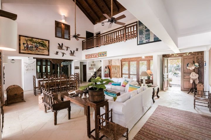 Side view of living room at Casa Paraíso
